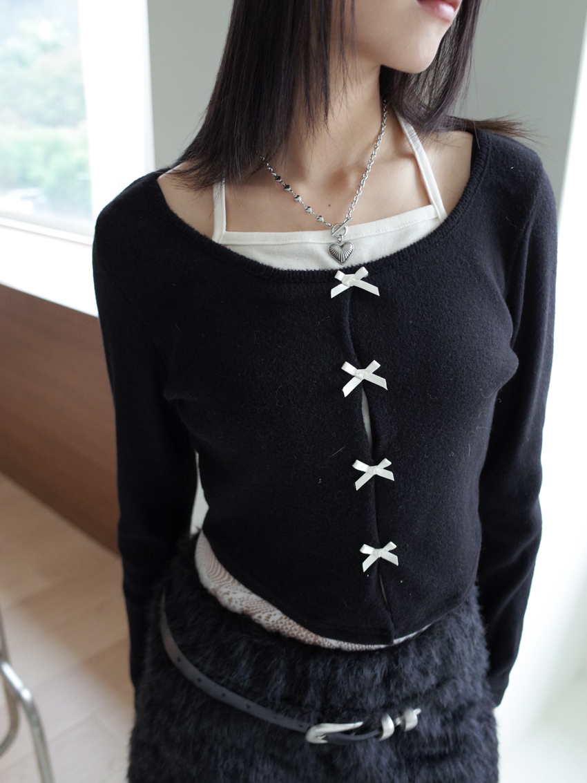 refined faux-layered brushed top with delicate bows