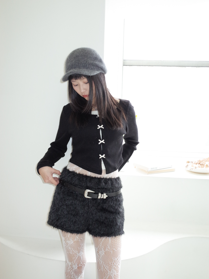 refined faux-layered brushed top with delicate bows