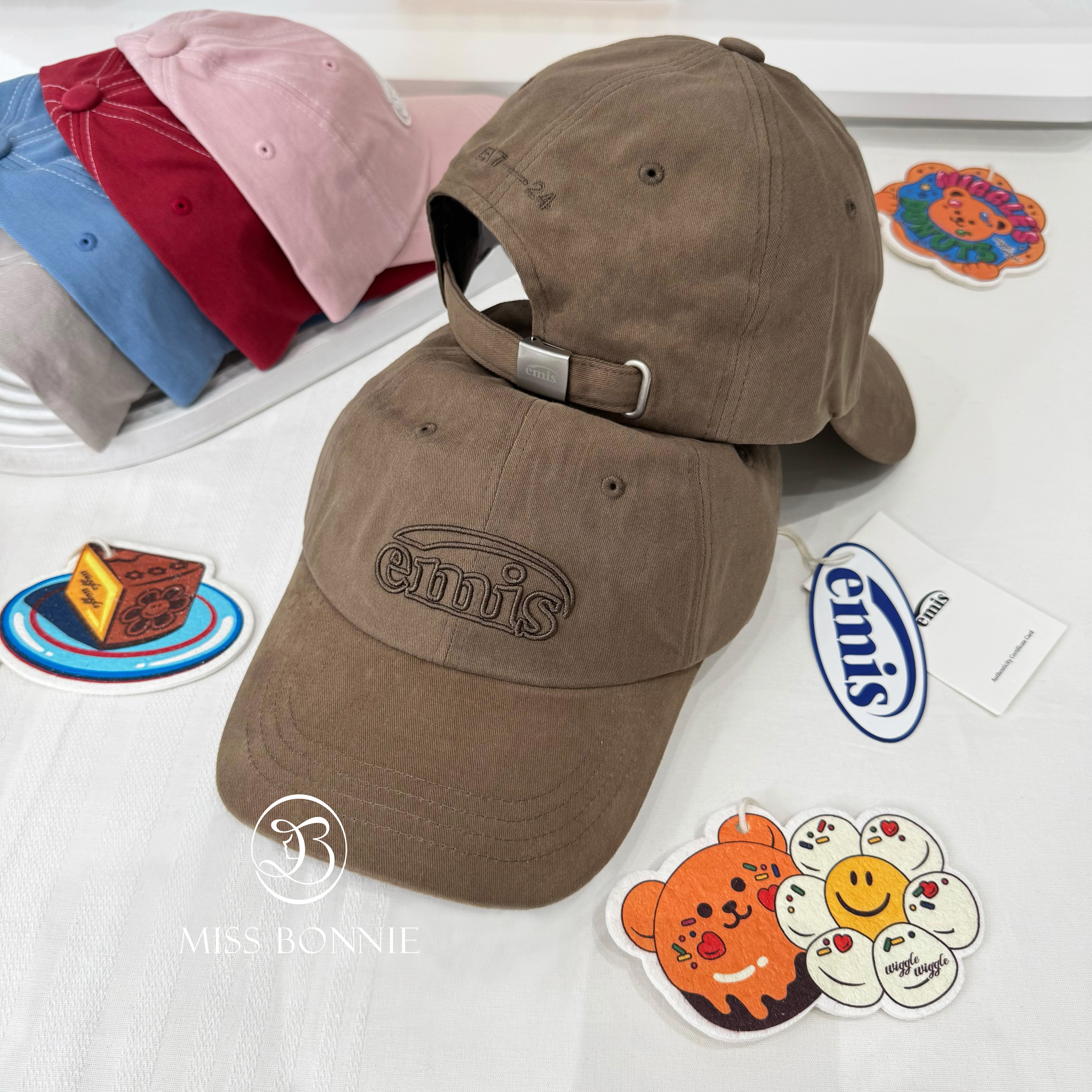 Emis鏤空同色Logo棒球帽(共8色)