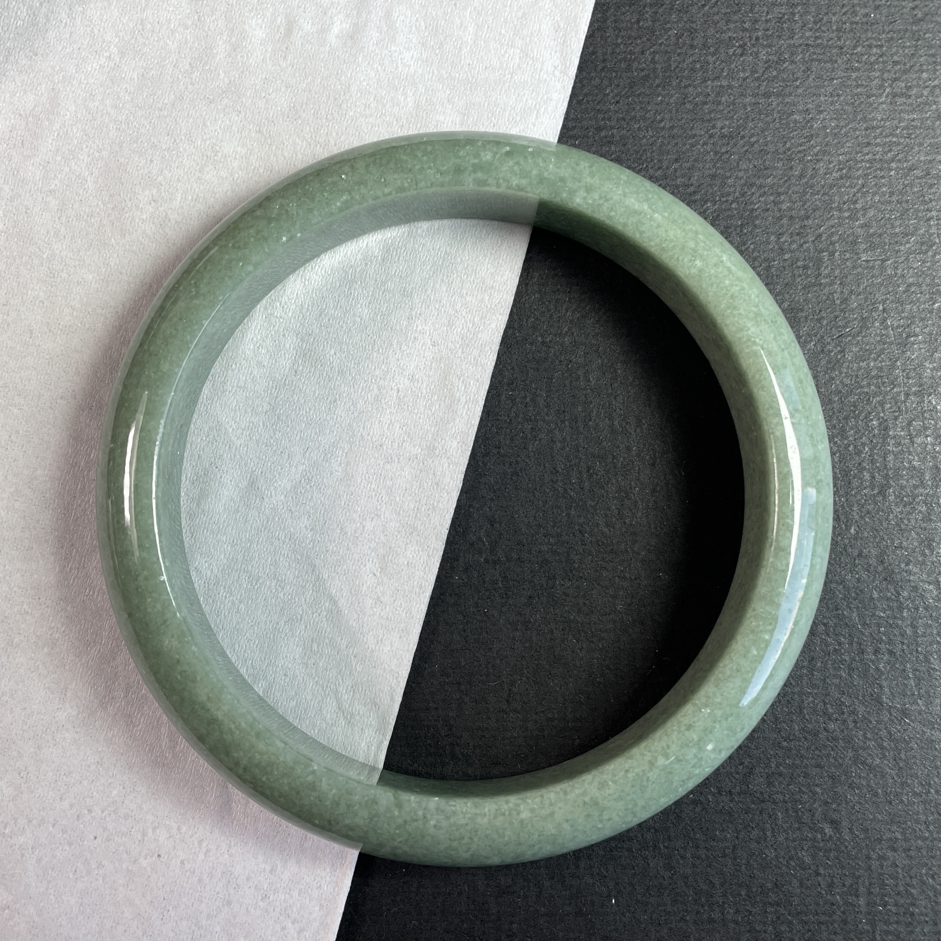 J2335 62.7mm翡翠瓷綠平安玉鐲 (62以上)