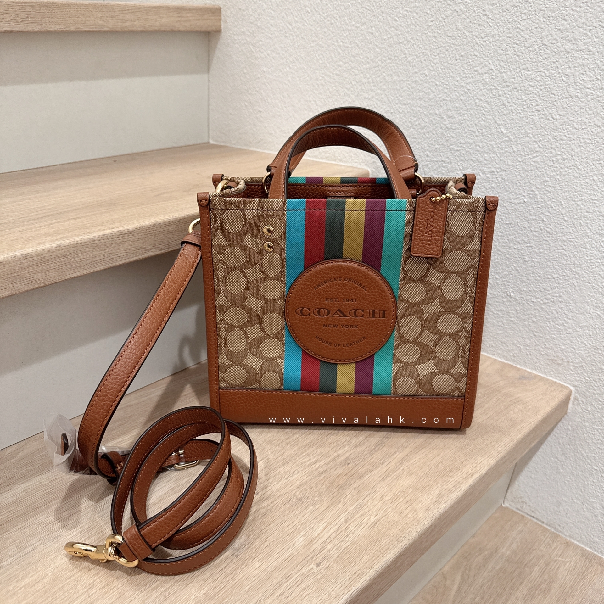 Coach - Dempsey Tote Bag 22 (布款暗花) (C5637)