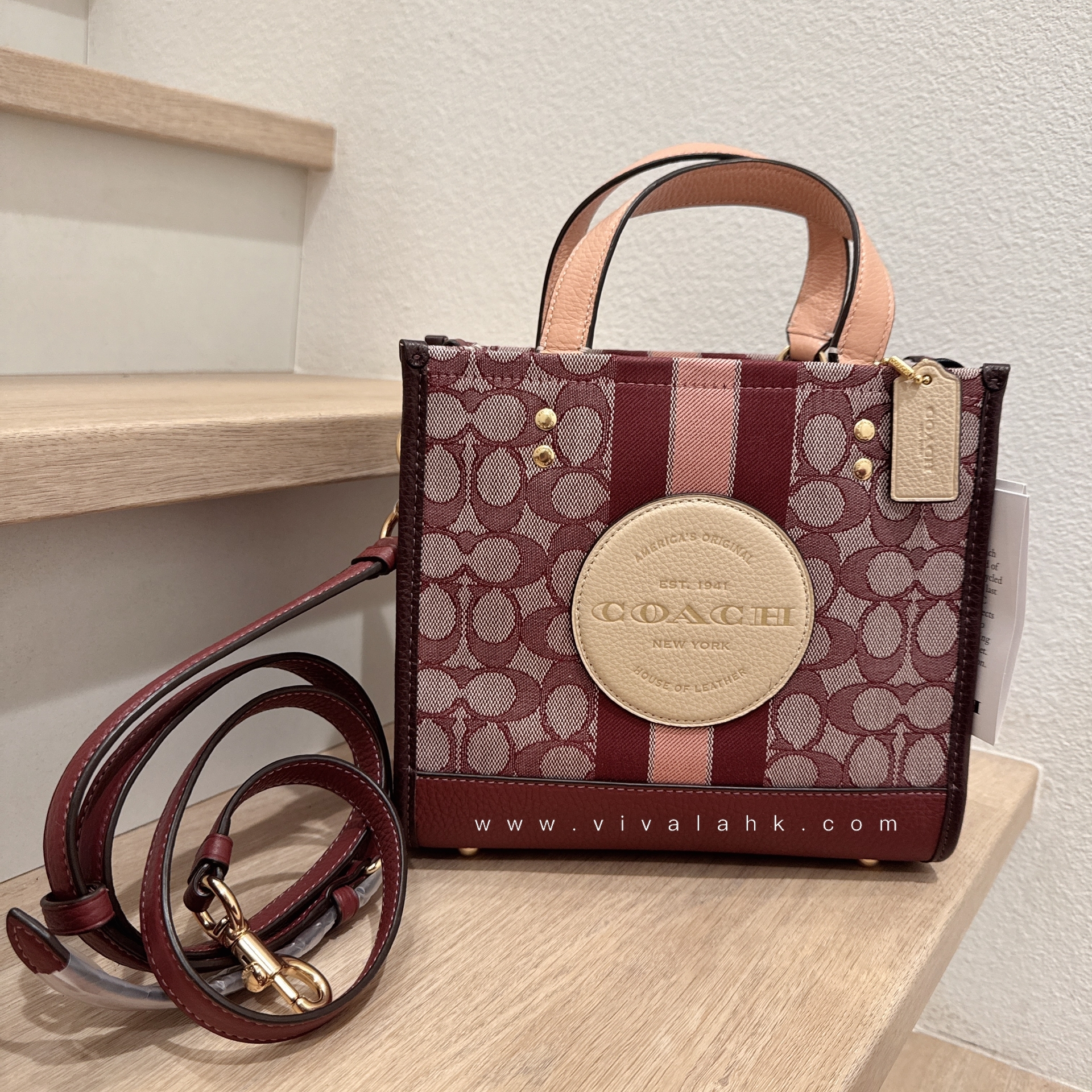 Coach - Dempsey Tote Bag 22 (布款暗花) (C8417)