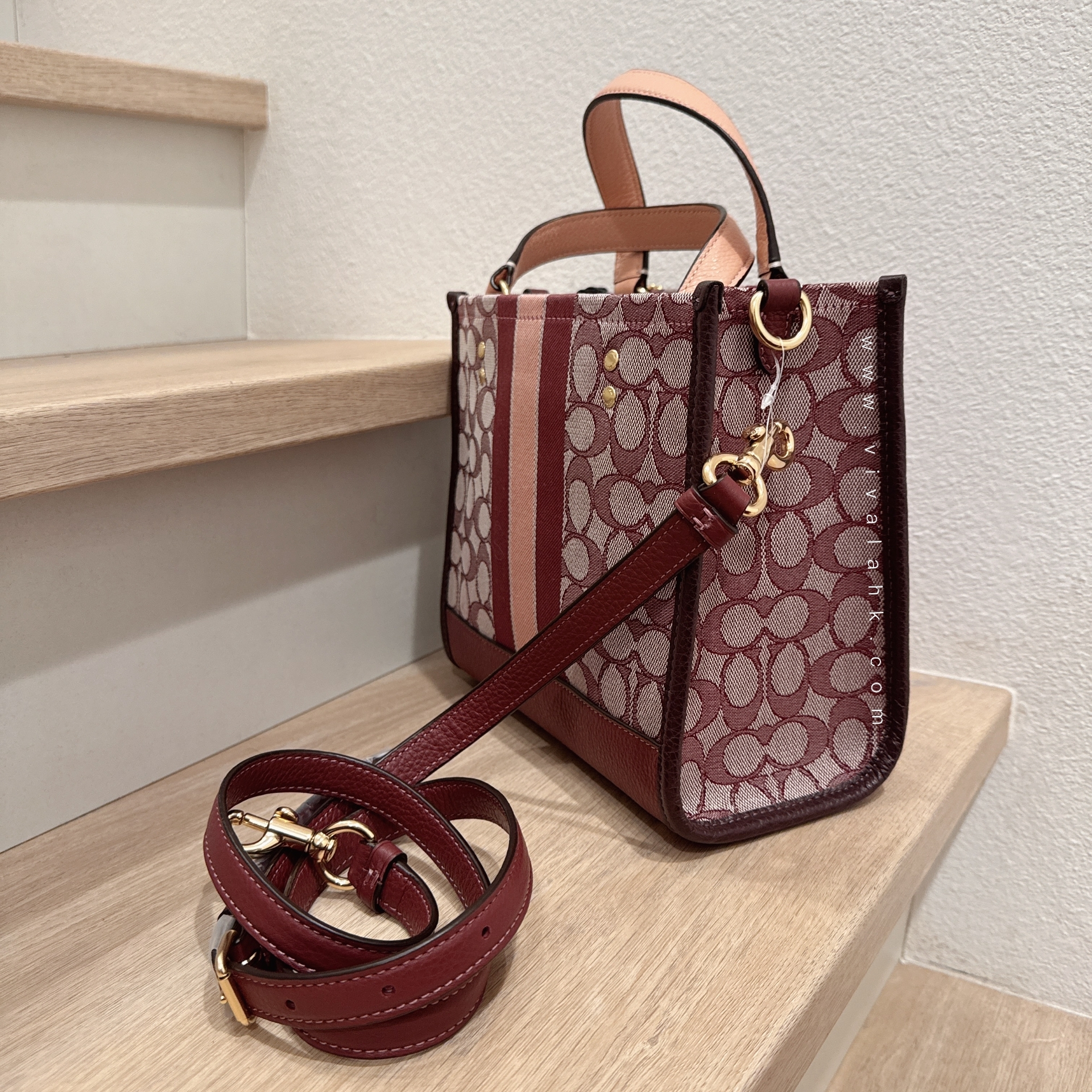 Coach - Dempsey Tote Bag 22 (布款暗花) (C8417)