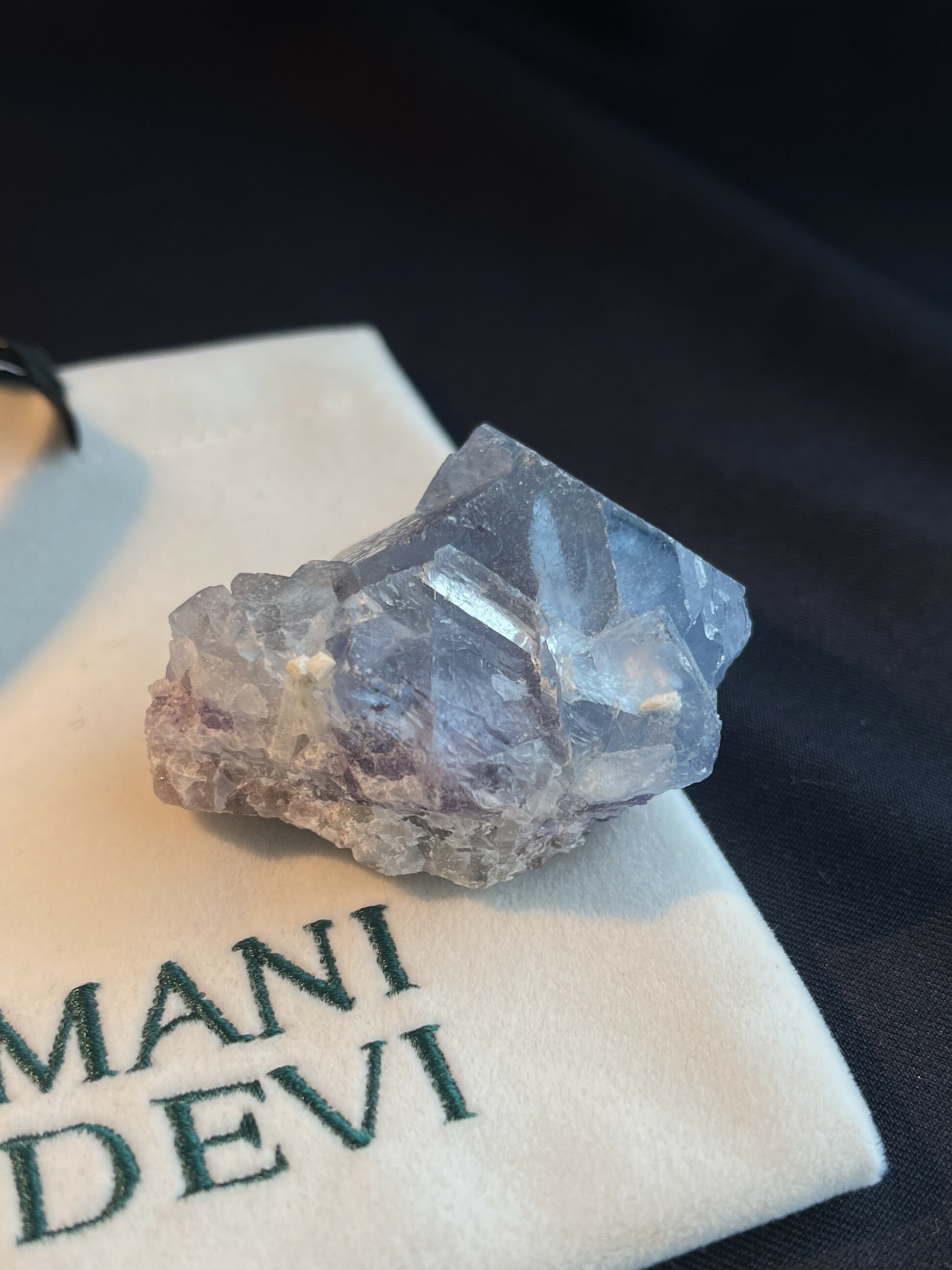 瑤港仙藍紫瑩石共生礦 Fluorite