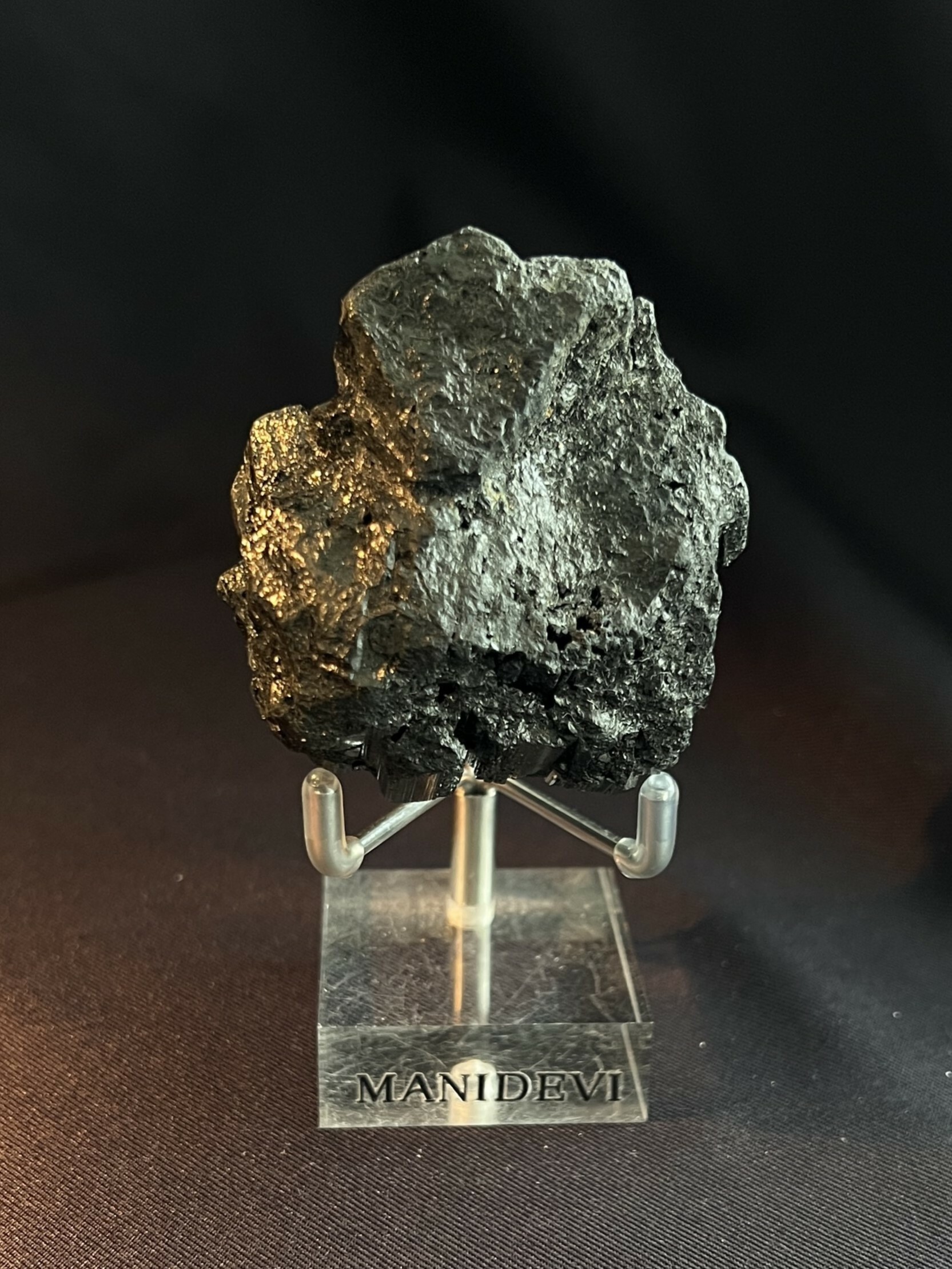 黑碧璽 Black Tourmaline