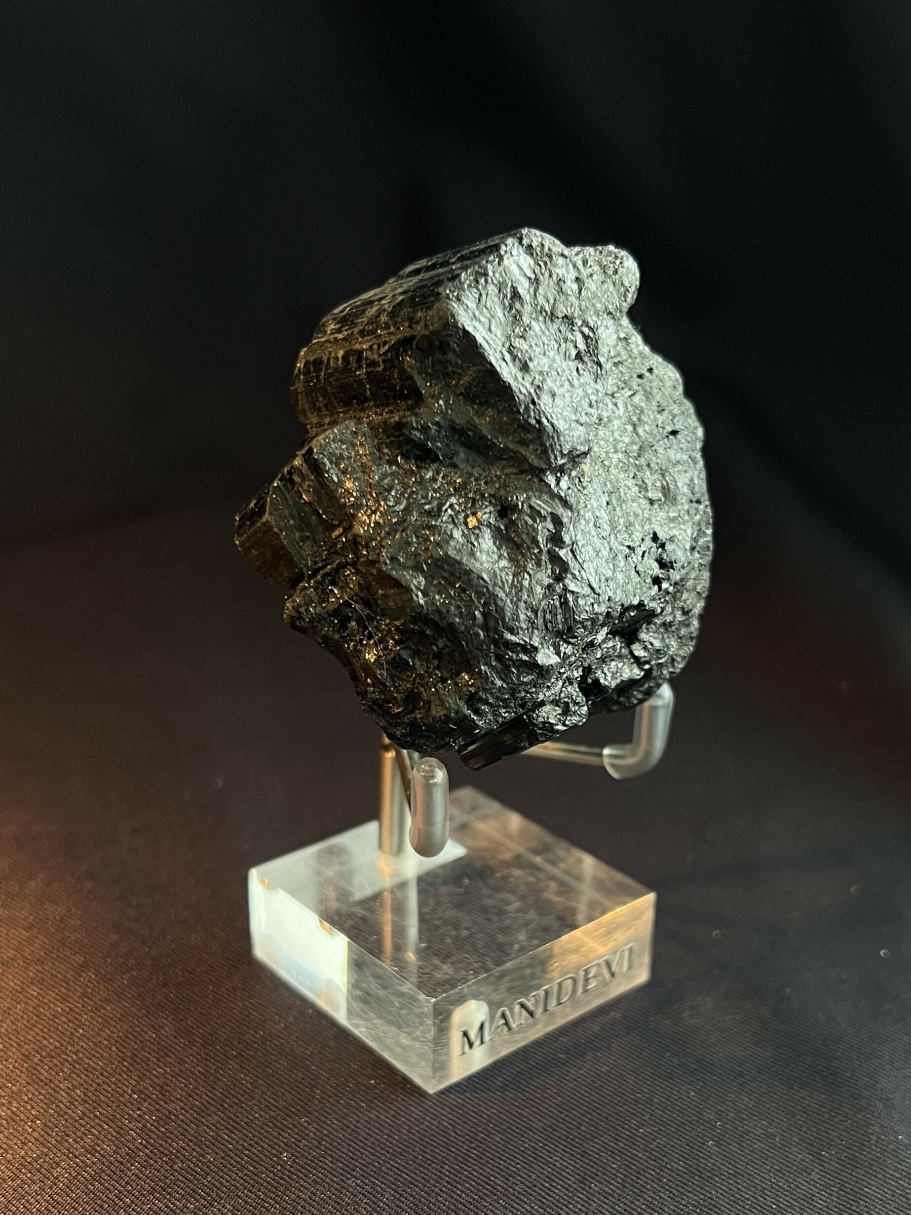 黑碧璽 Black Tourmaline