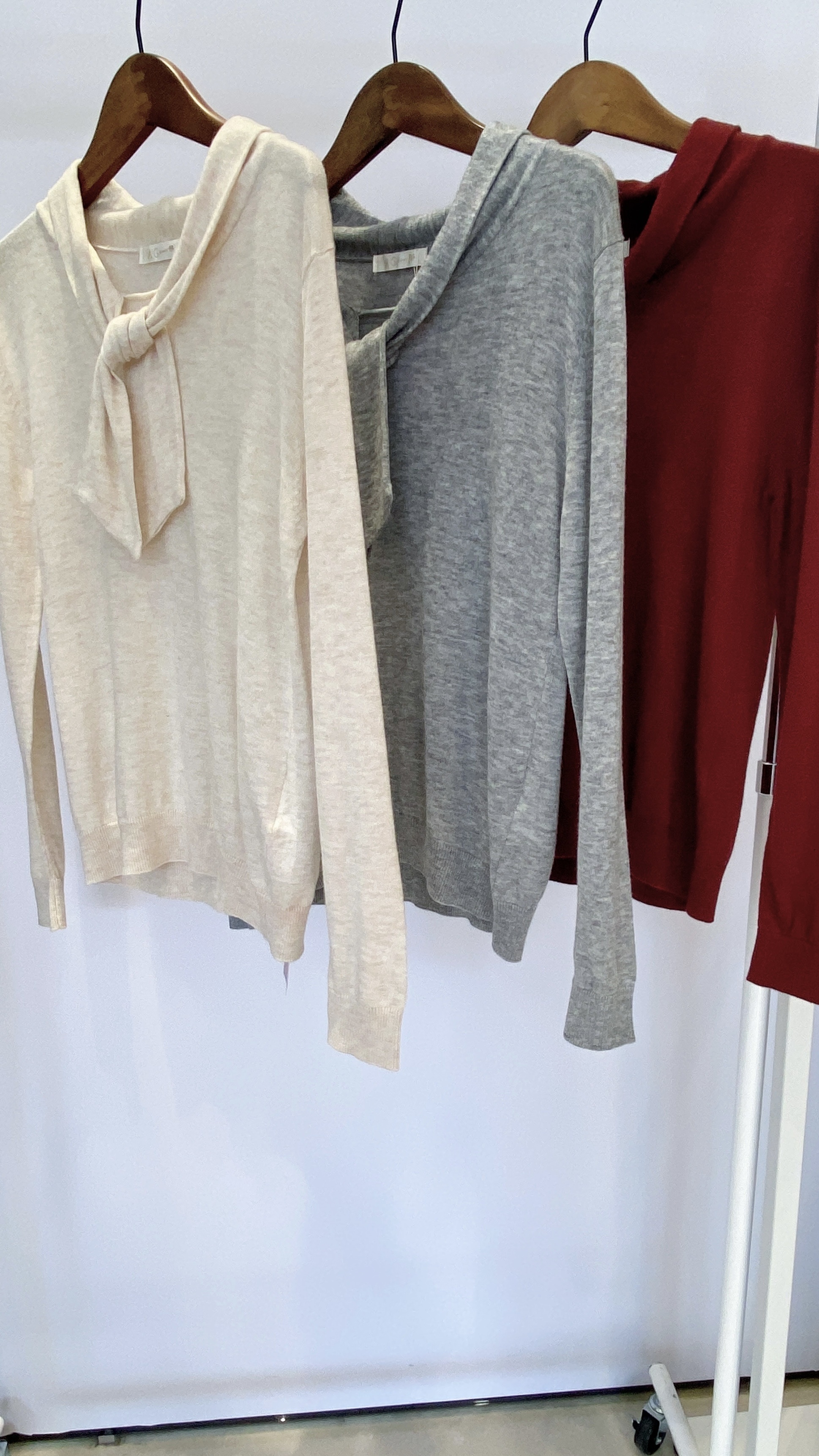 領打結針織上衣