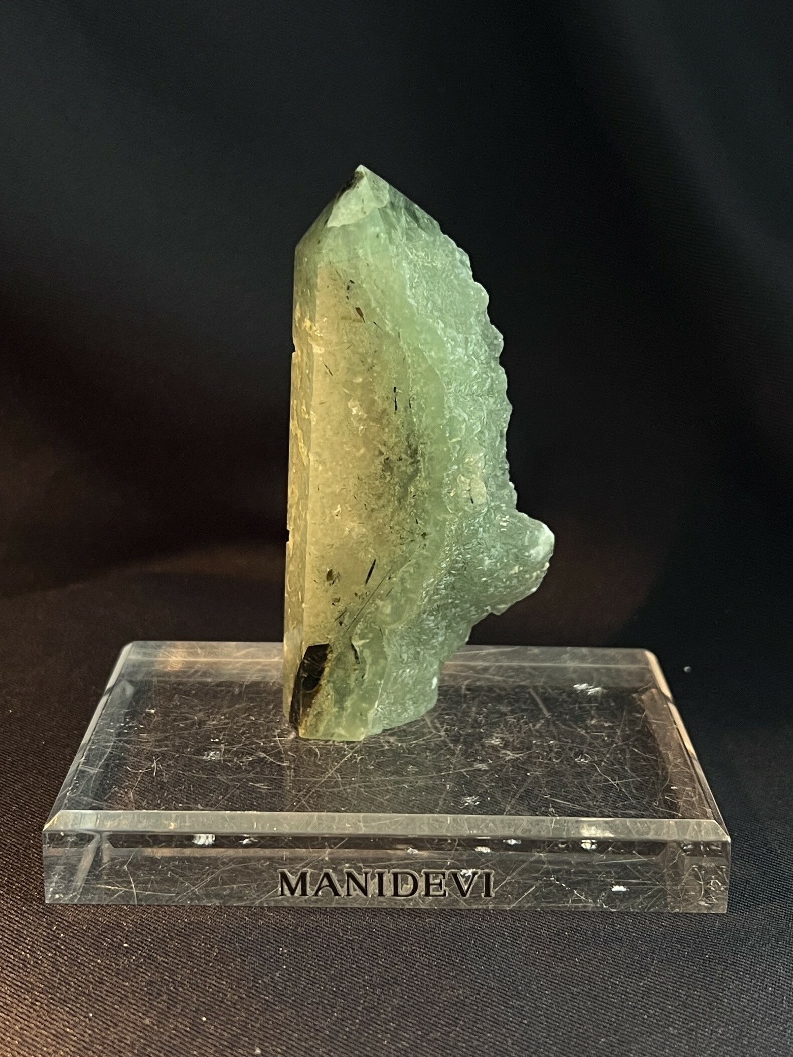 翡翠葡萄石 Prehnite