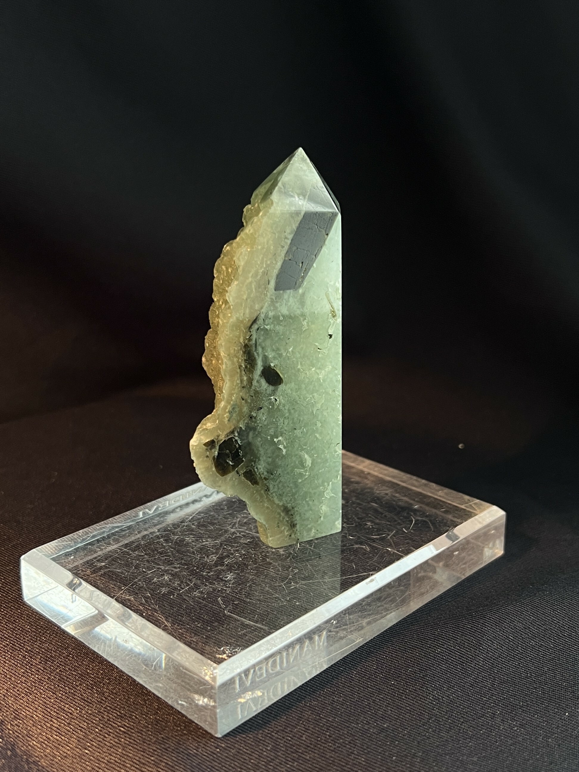 翡翠葡萄石 Prehnite