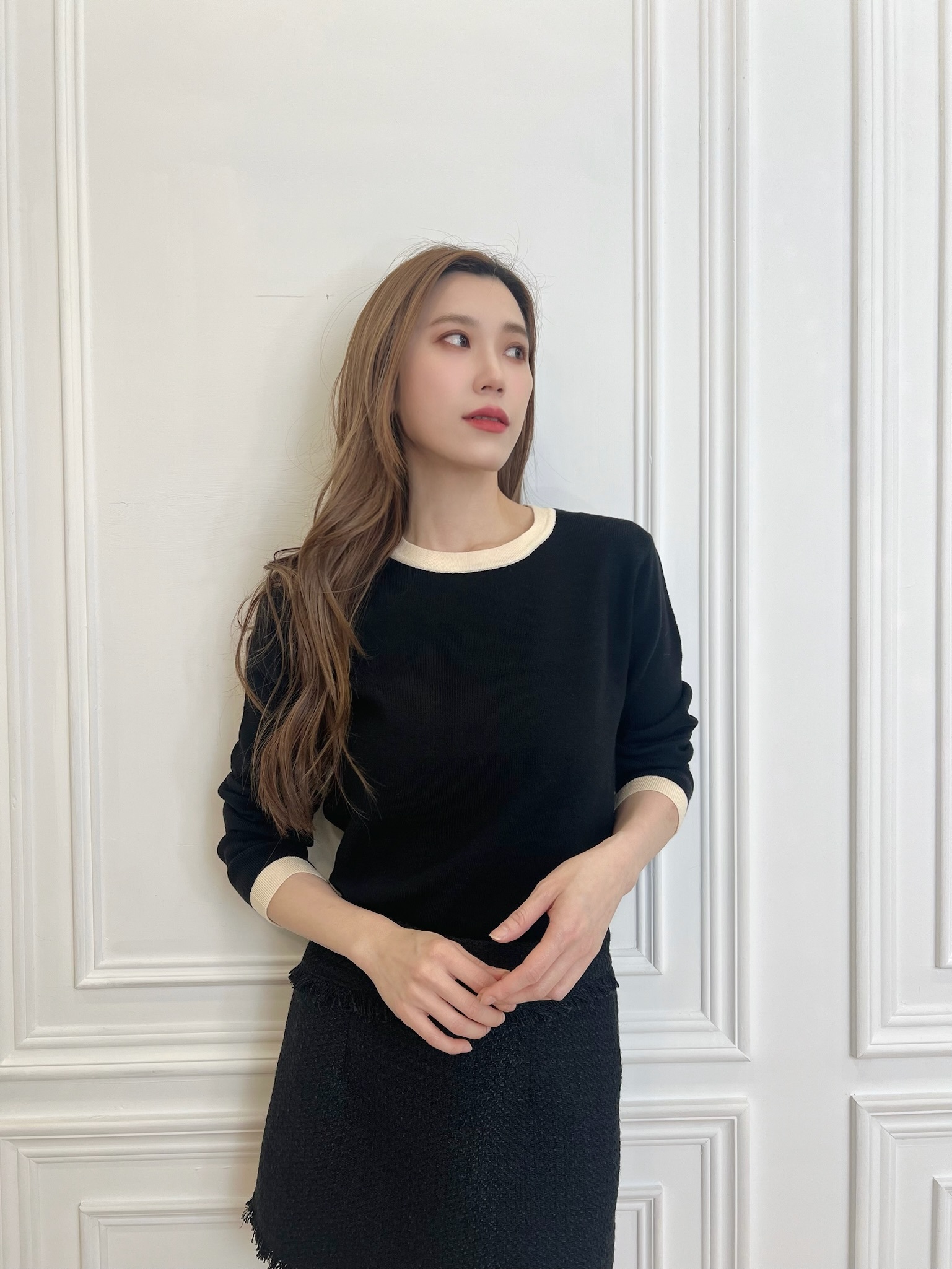 圓領滾邊針織上衣