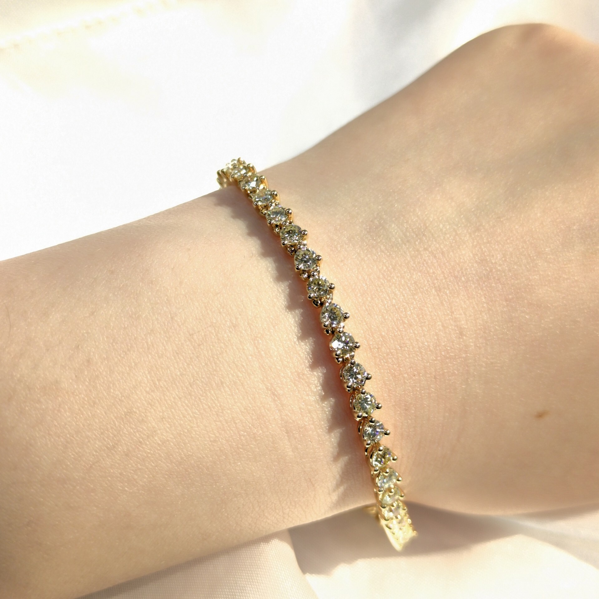 18K Gold 4.89ct Diamond Bracelet