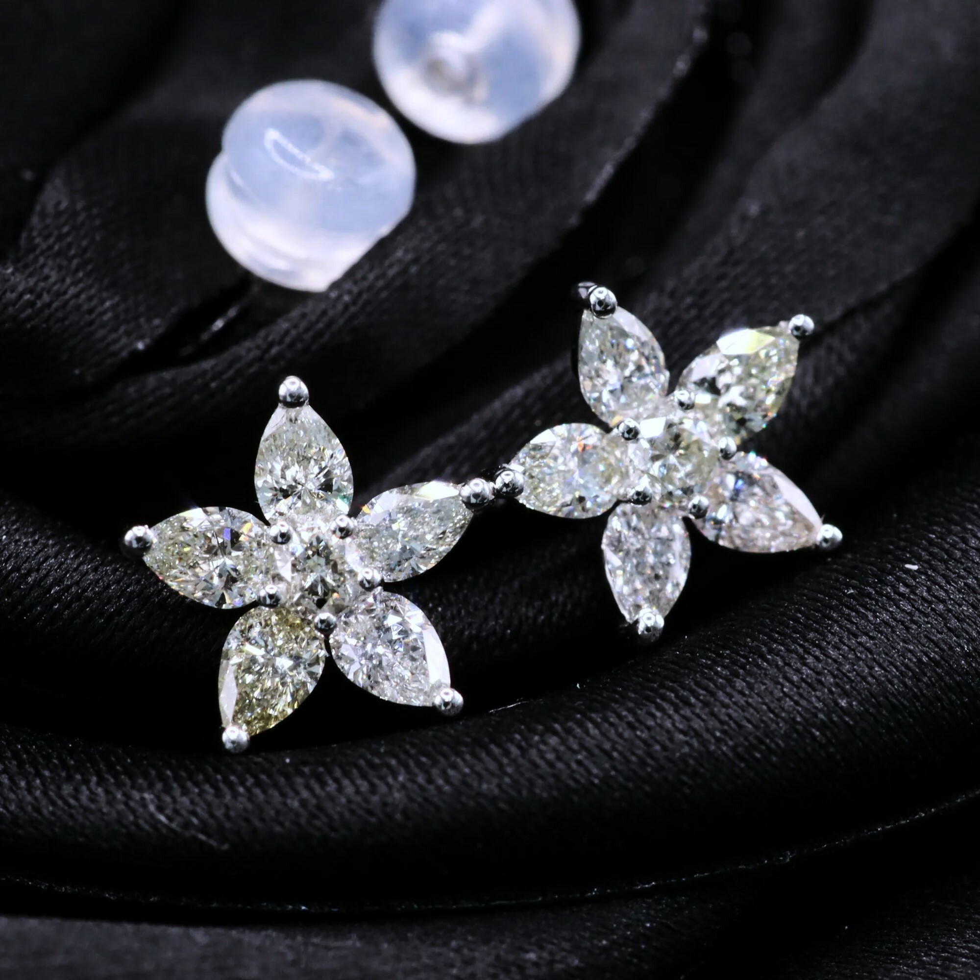 18K White Gold 0.92ct Diamond Earrings