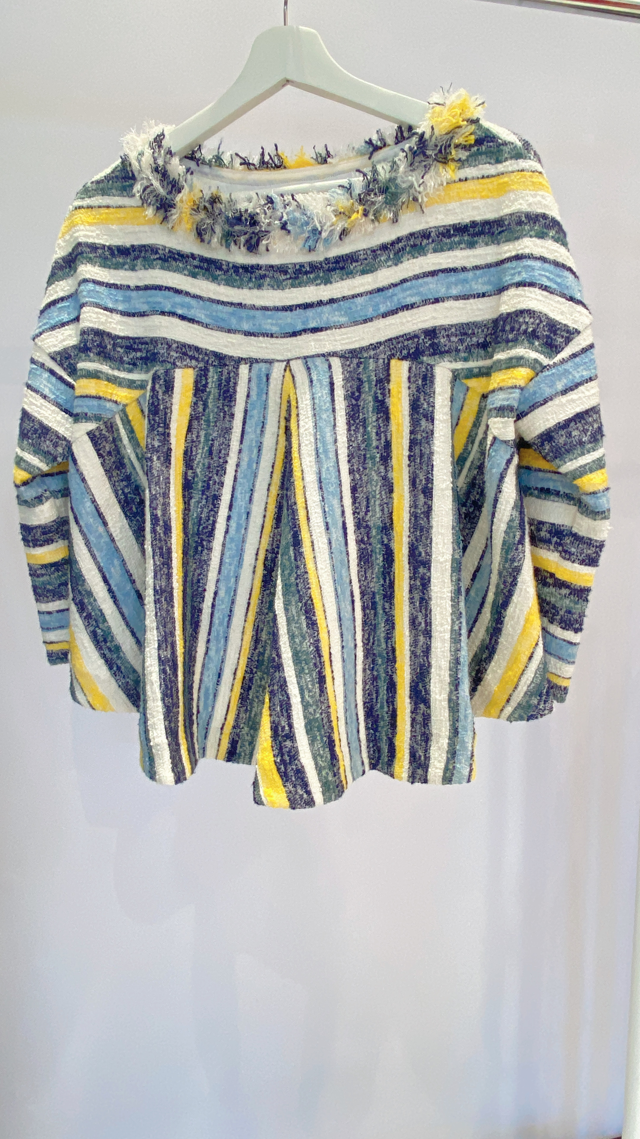 前短後長軟呢上衣