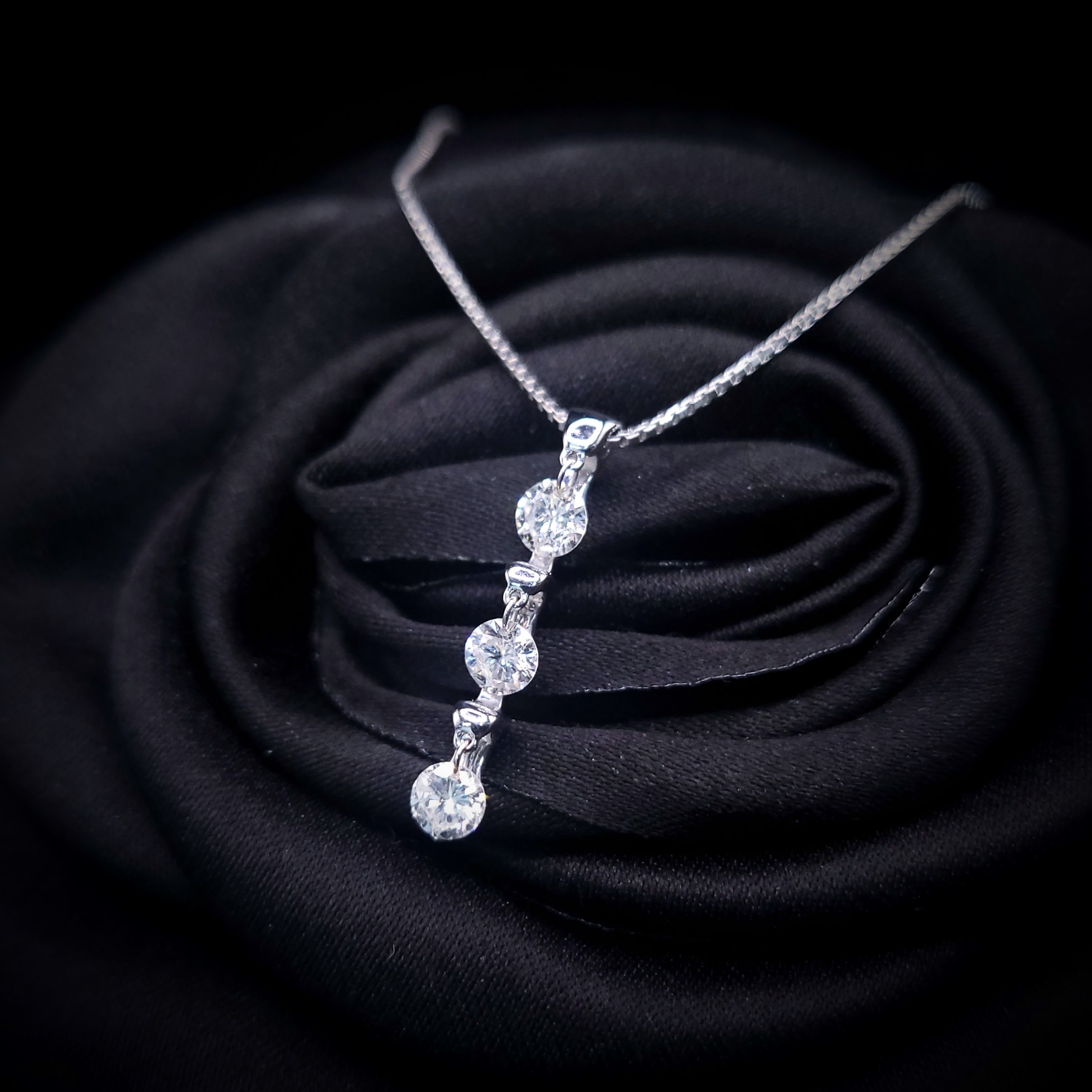 18K White Gold 0.5c5t Diamond Necklace