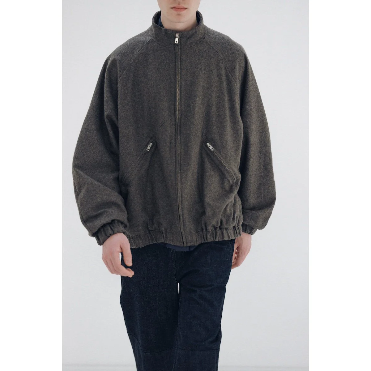 ISSUETHINGS - type 80 / DARK GRAY