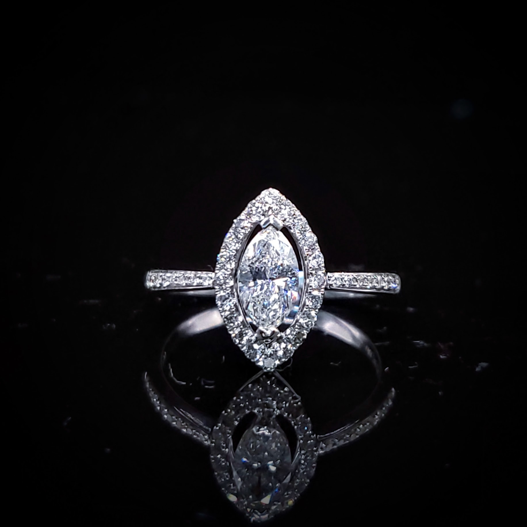 18K White Gold 0.88ct Marquise Cut Diamond Ring