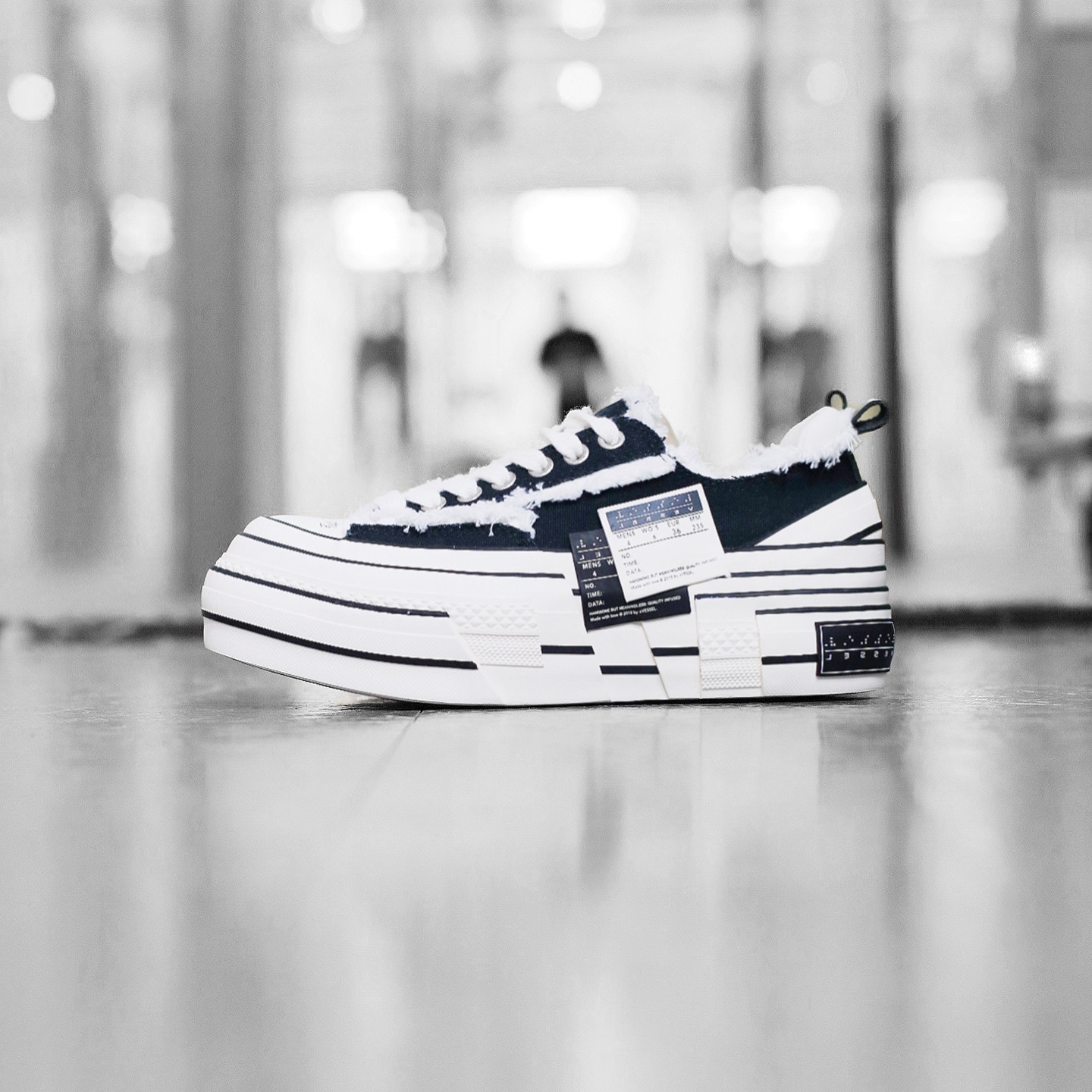 xVESSEL 雙鞋標Double Rise雙側標腰 鬆糕鞋 黑白色