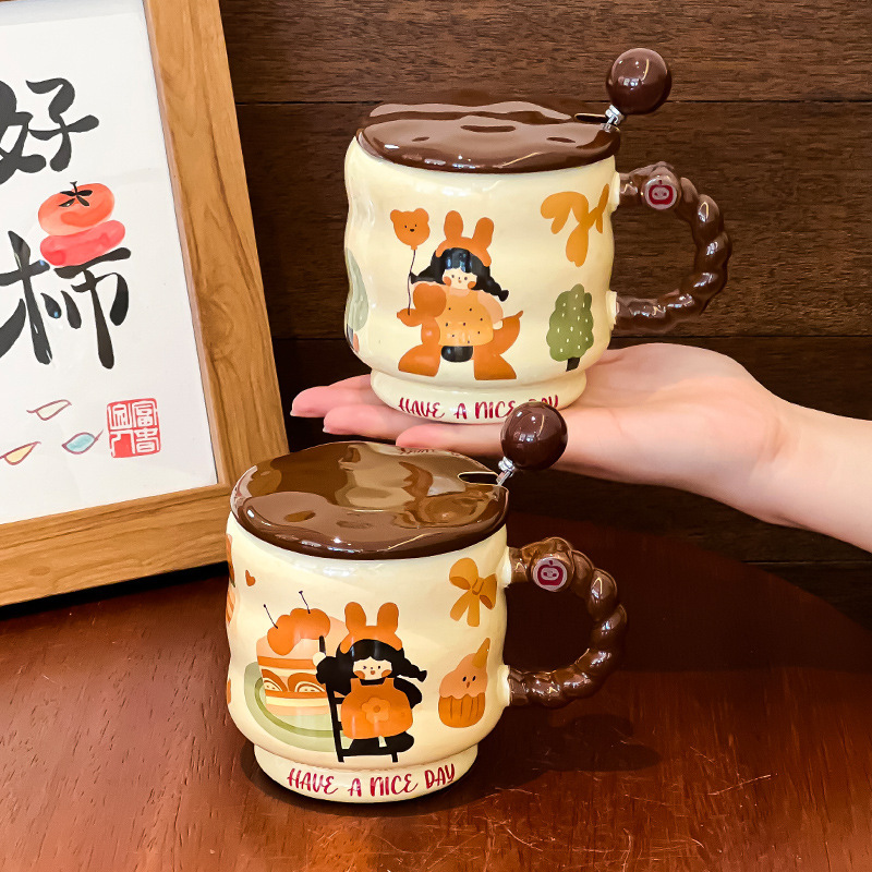 Vintage Girl Ceramic Mug with Lid and Spoon 390ML