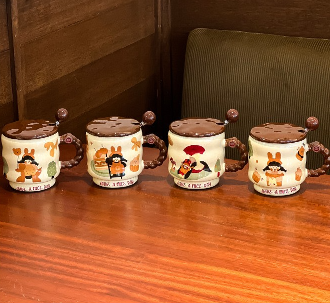 Vintage Girl Ceramic Mug with Lid and Spoon 390ML