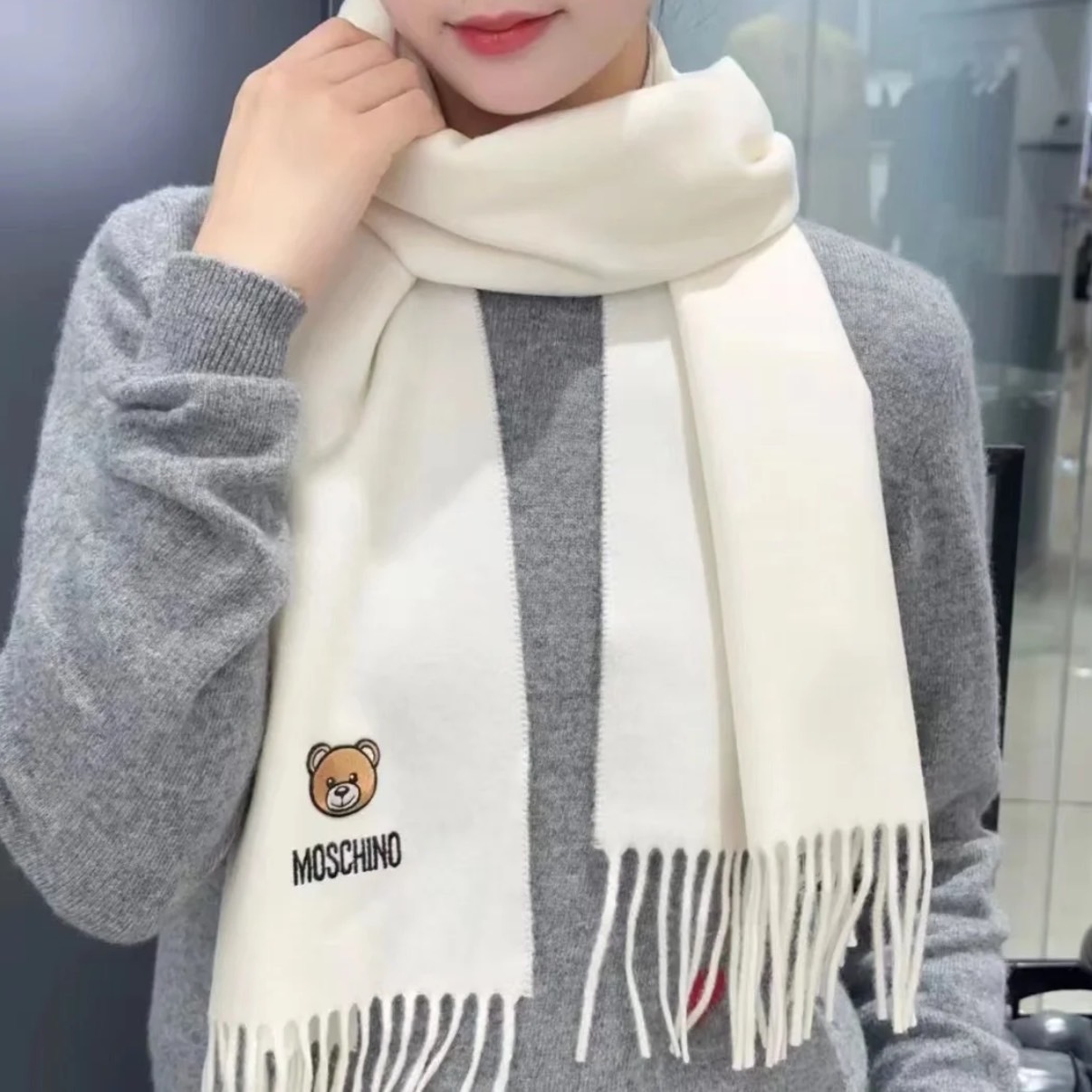 MOSCHINO 泰迪熊 羊毛 刺繡圍巾 兩色