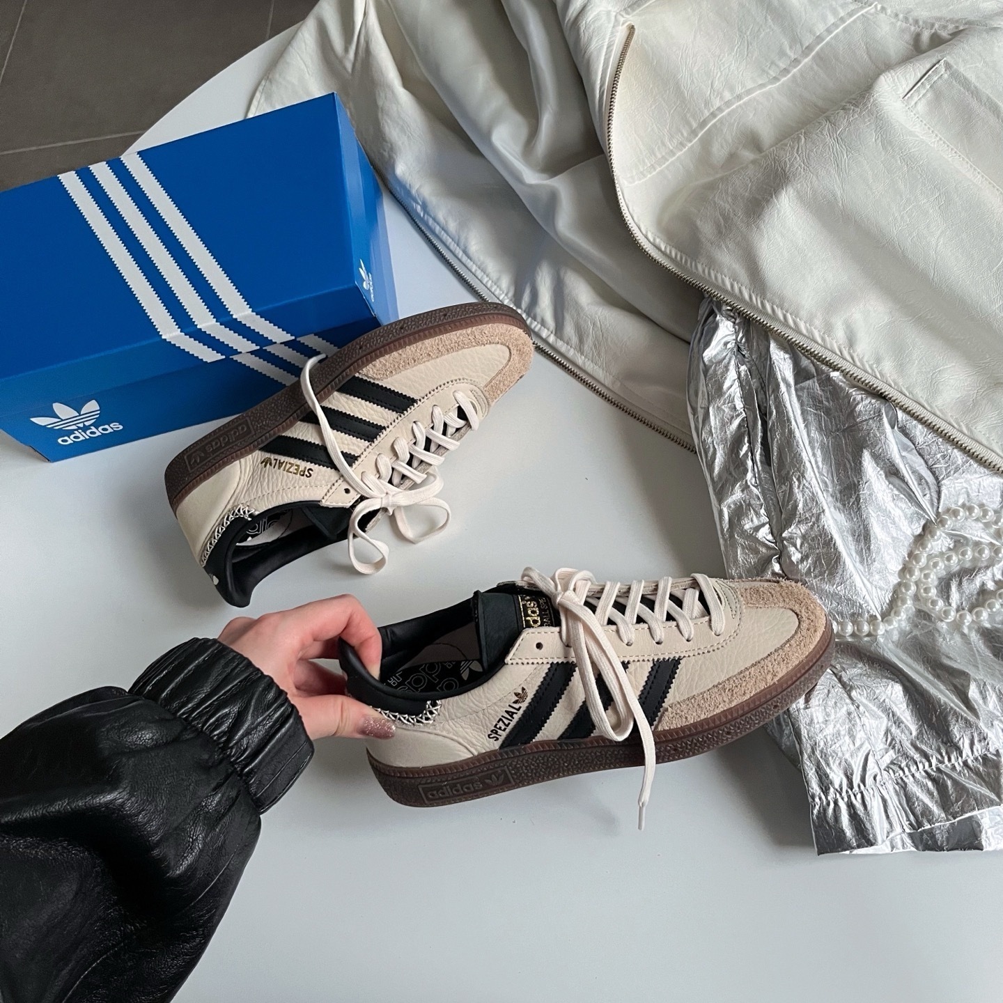 Adidas Originals Handball Spezial 燕麥奶茶 黑色 焦糖底 復古鞋 IE3698