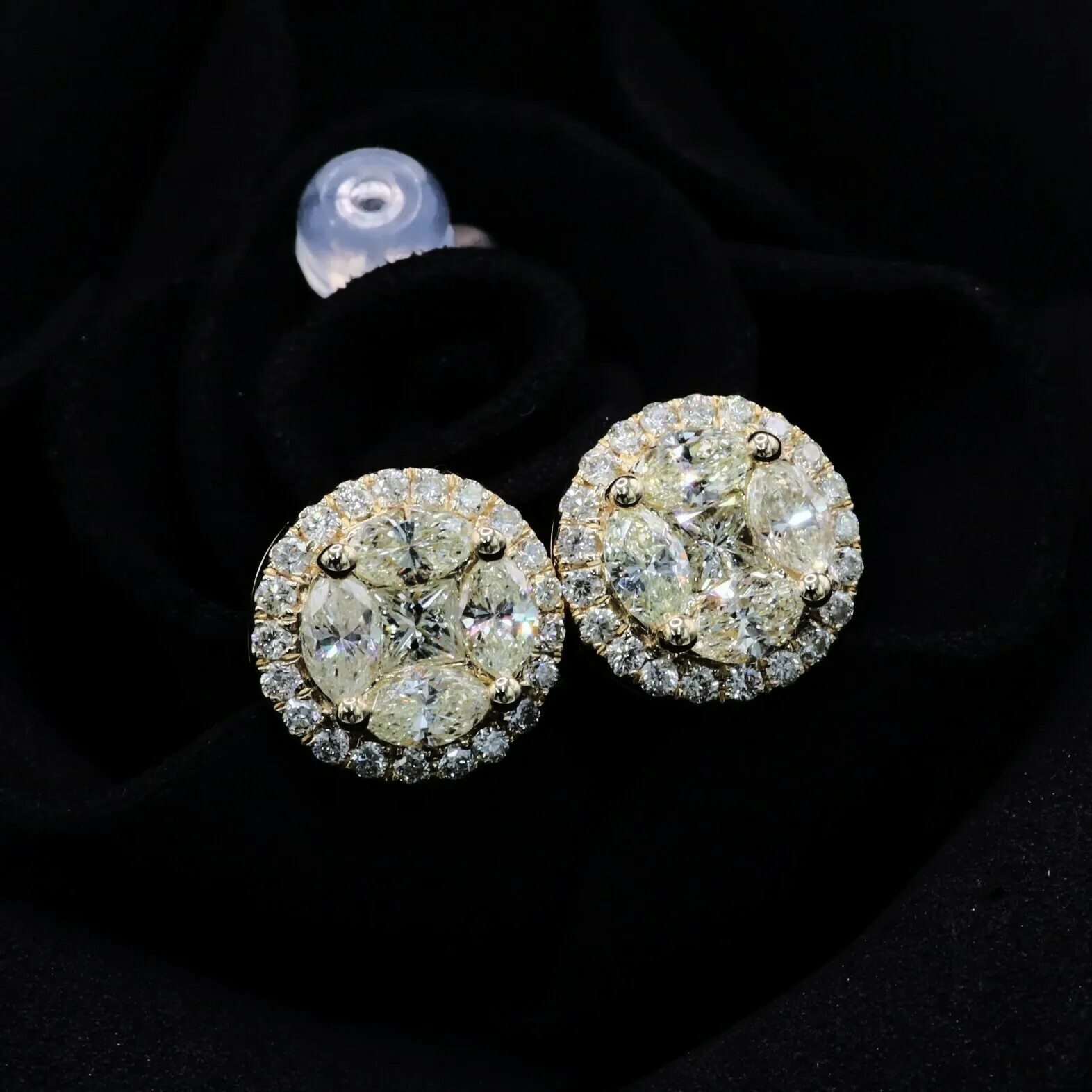 18K Yellow Gold 1.36t Diamond Earrings