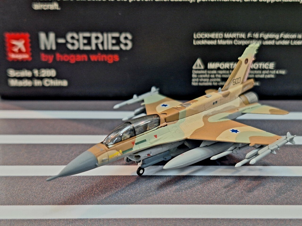 Hogan M-Series 1/200  以色列空軍 F-16D 第101中隊 駭佐基地 機號603