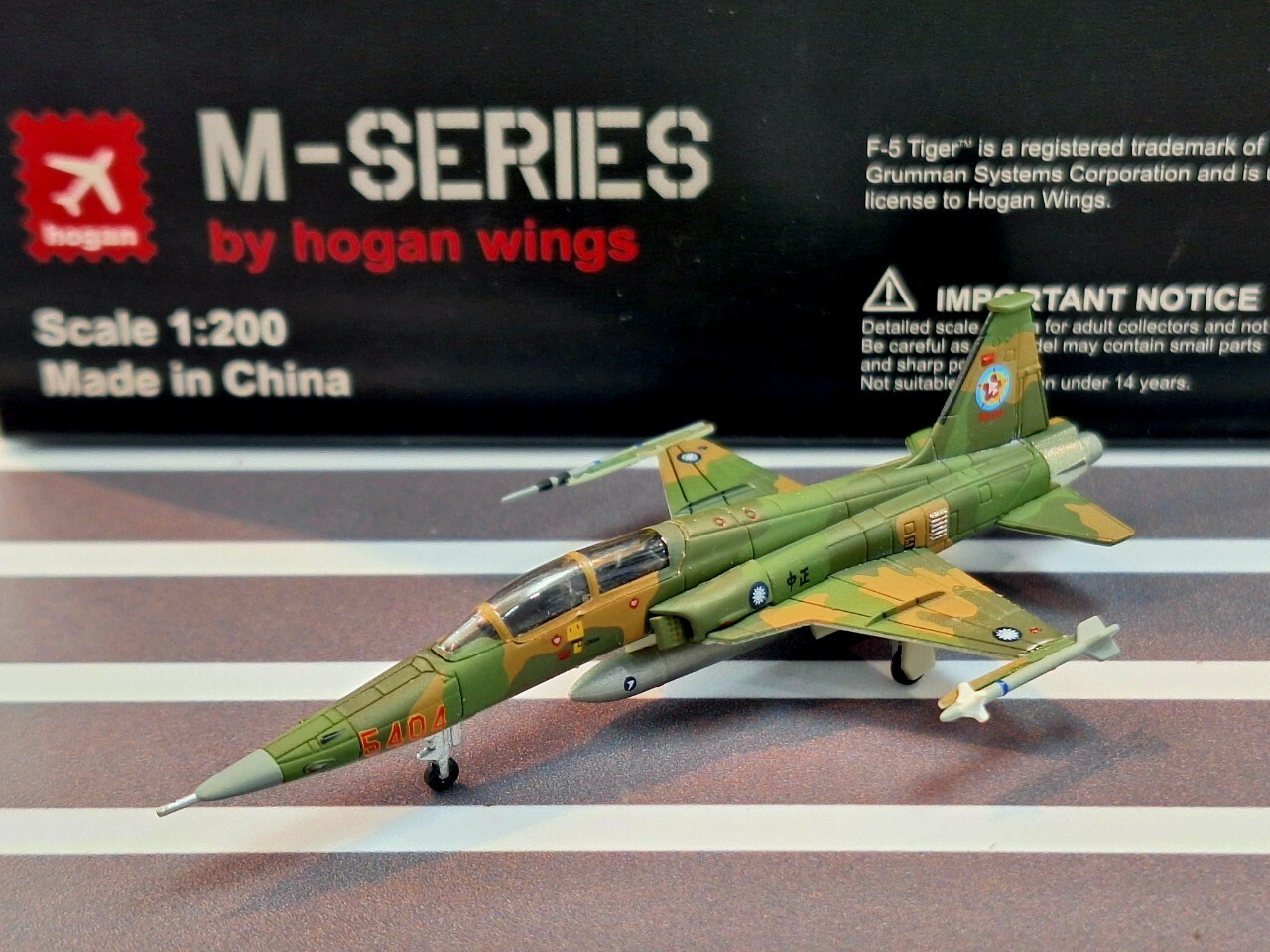 Hogan M-Series 1/200 中華民國空軍 F-5F 737聯隊7大隊46中隊 機號5404