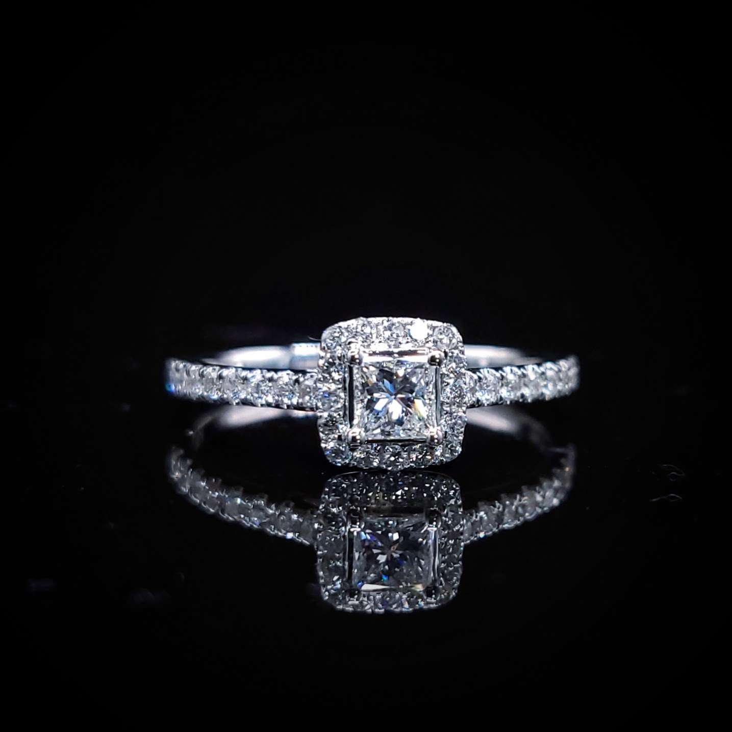 18K White Gold 0.44ct Princess Cut Diamond Ring