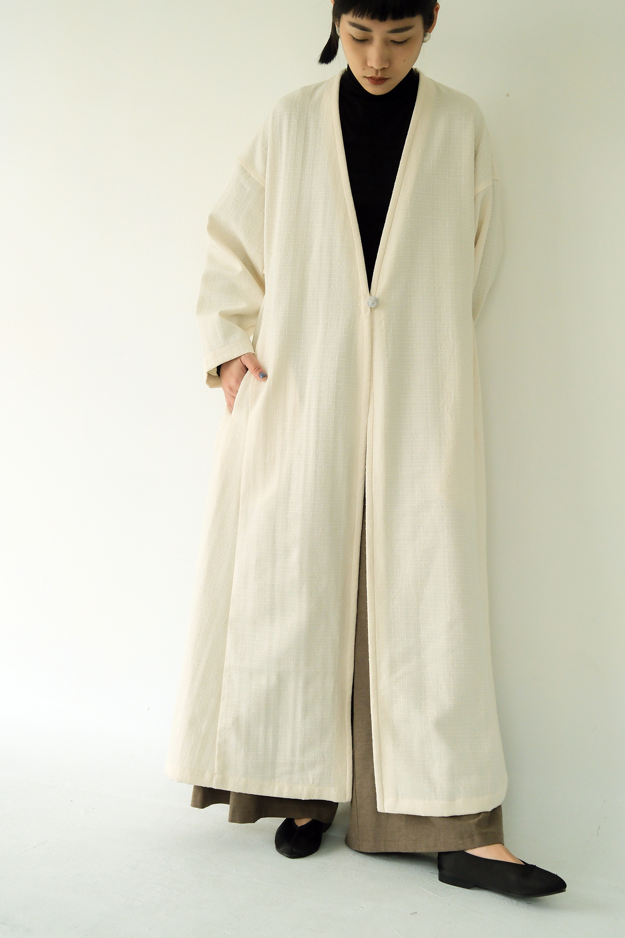 川 衣 WEAR BEING 牧服者 中亞開襟縮腰外套 米色