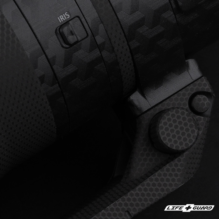 箭影黑貼膜質感特寫，LIFE+GUARD 設計風格