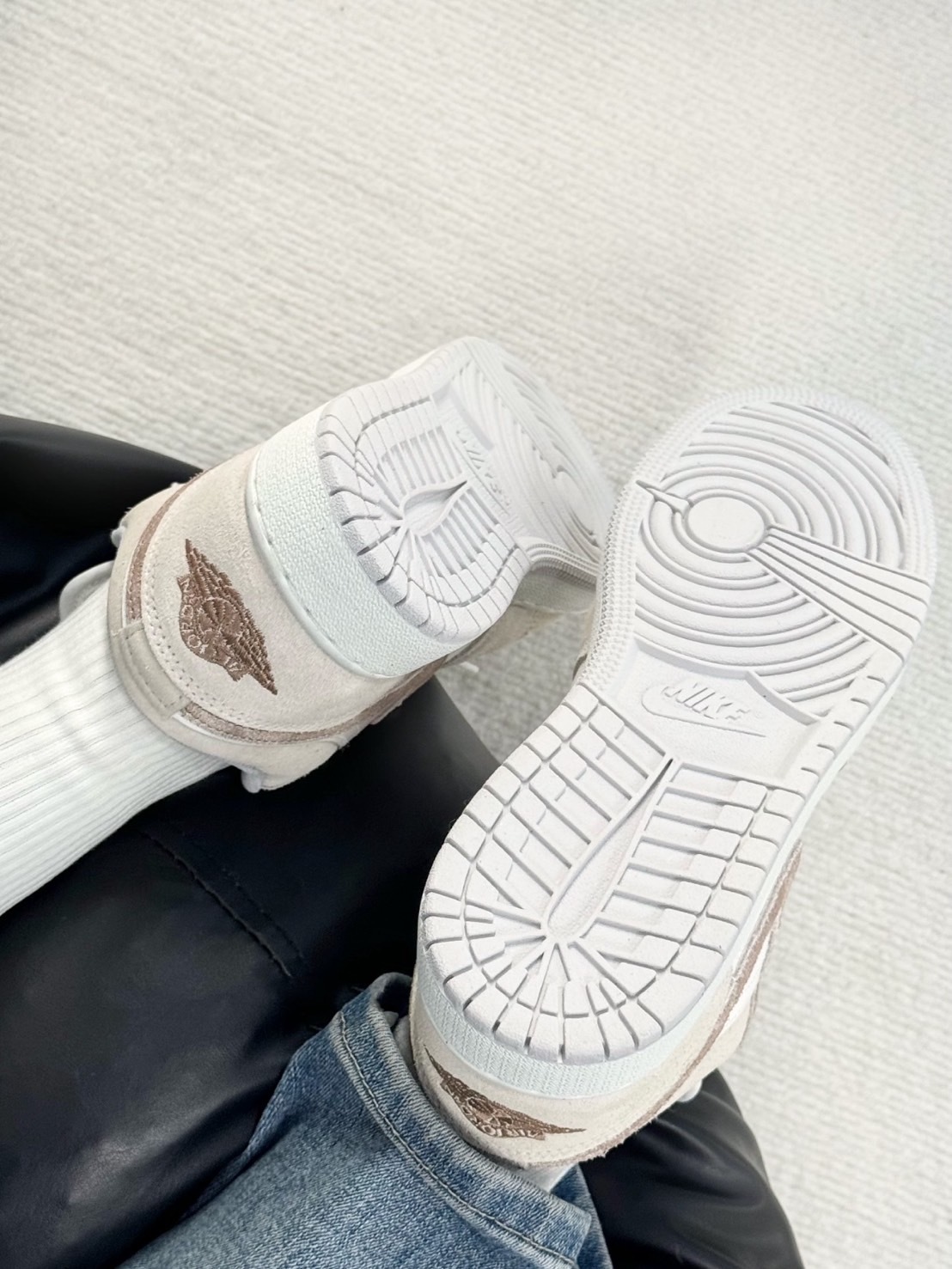 Air Jordan 1 LOW 牛奶糖麂皮（HF1567-200）