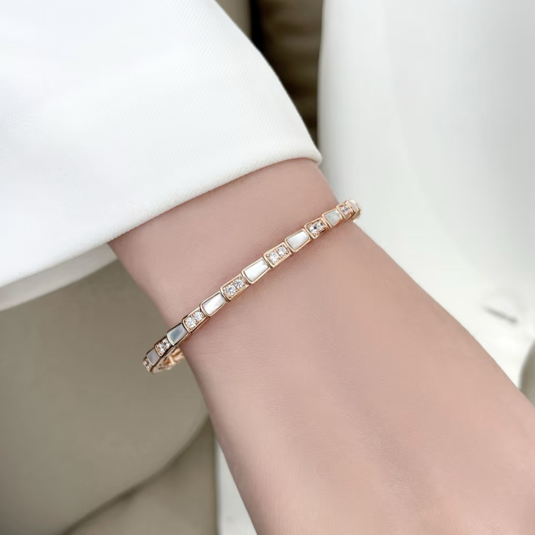 18k經典白貝間鑽蛇骨高奢定製手鐲