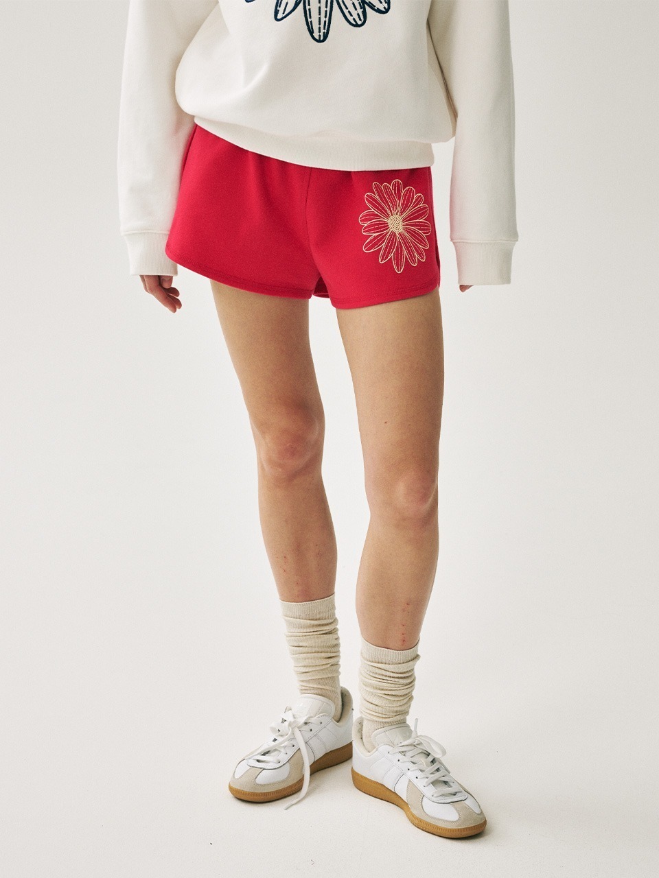 ★MARDI MERCREDI★MINI SWEAT SHORTS FLOWER Mini Sweat Shorts Flower in Oatmeal Pink by Mardi Mercredi