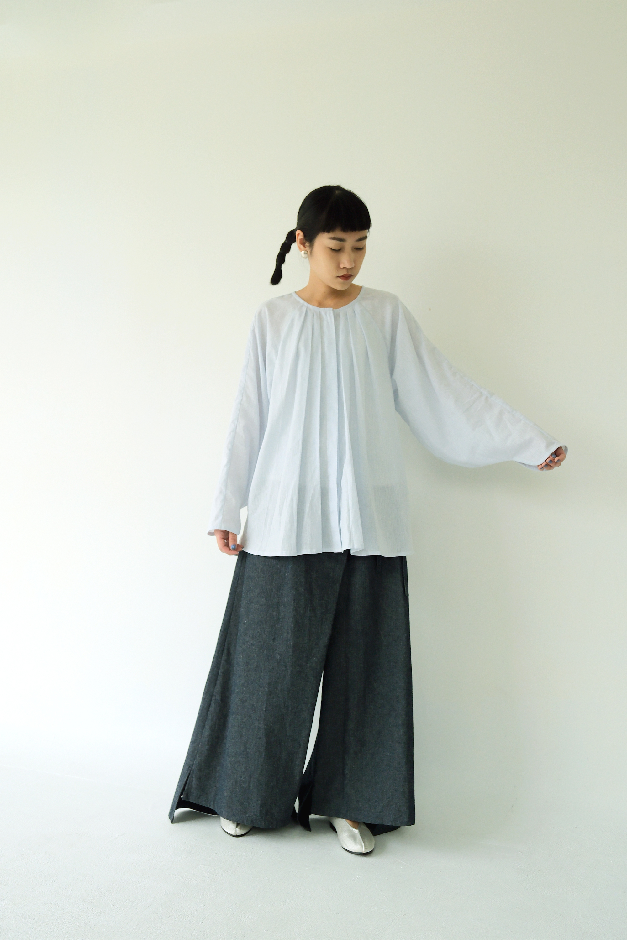 川 衣 WEAR BEING 牧服者 琵琶袖散形襯衫 淡藍