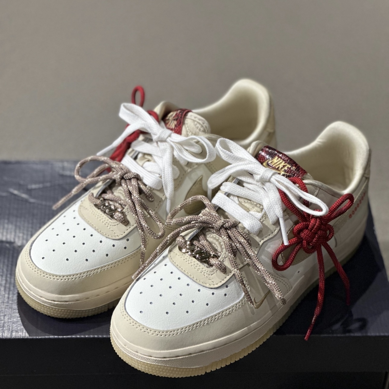 NIKE AIR FORCE 1 LOW 奶茶 蛇年限定 蛇鱗 女鞋 節慶 過年 HV5990-172