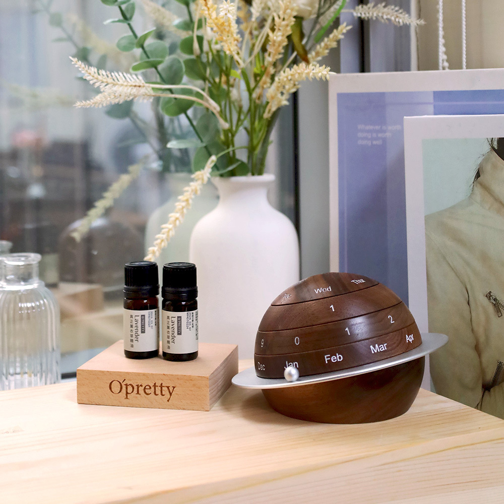 O'Pretty 歐沛媞 文創胡桃木萬年曆