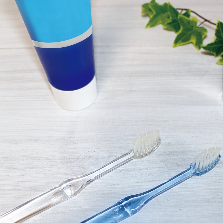 不含氟牙膏與牙刷