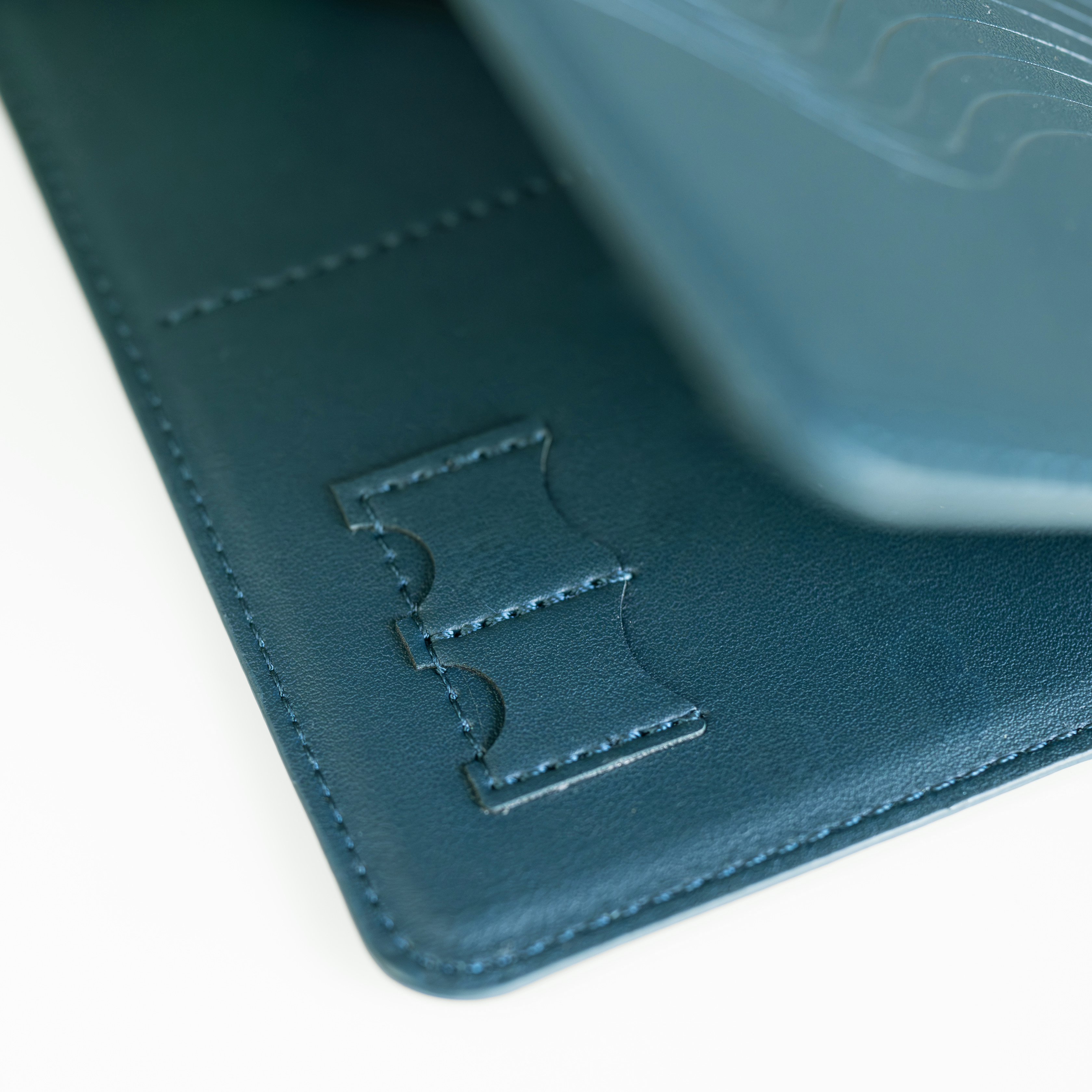 LUCID Refined | Biodegradable Leather Slim Passport Hol