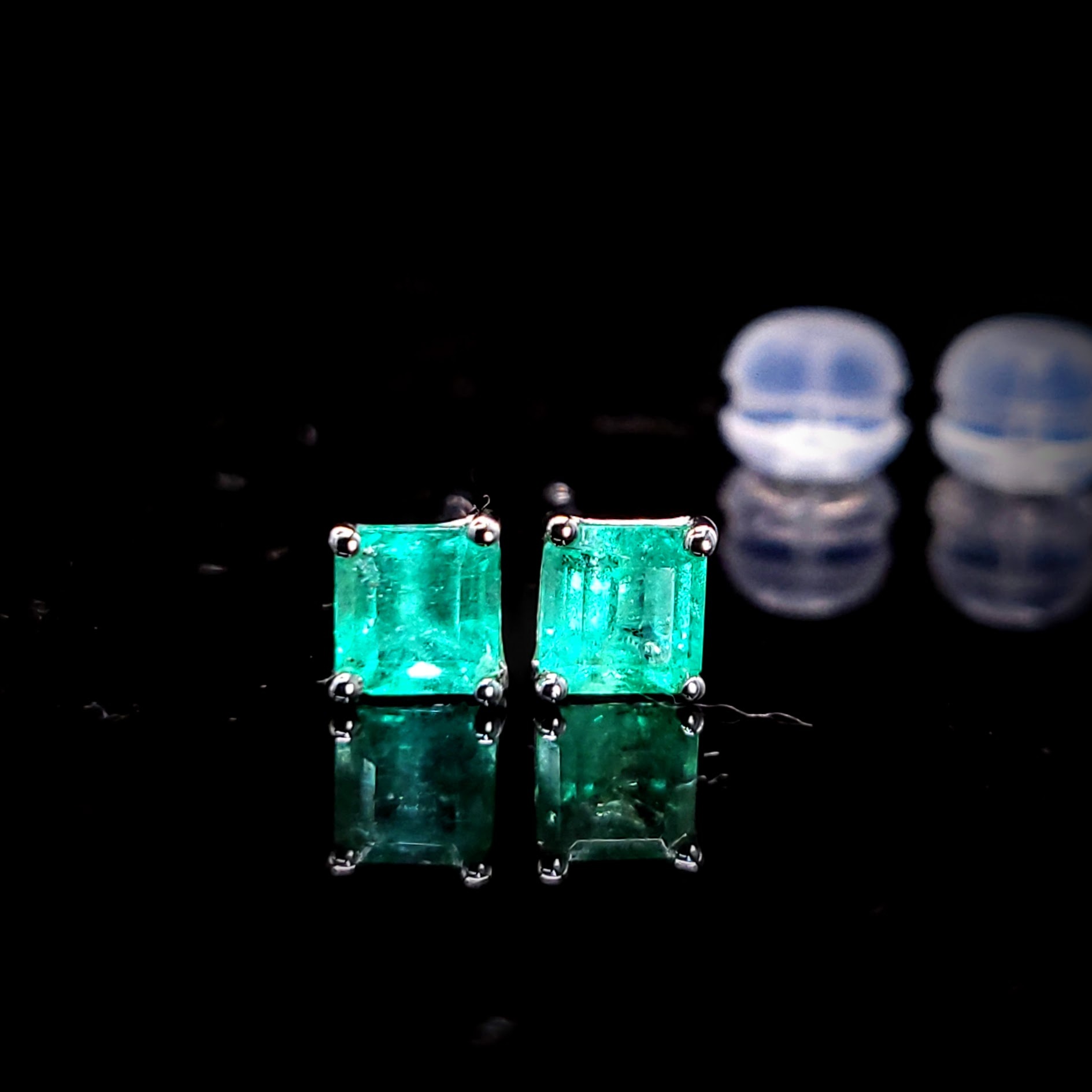 全新18K白金【主石58份綠寶石】耳環