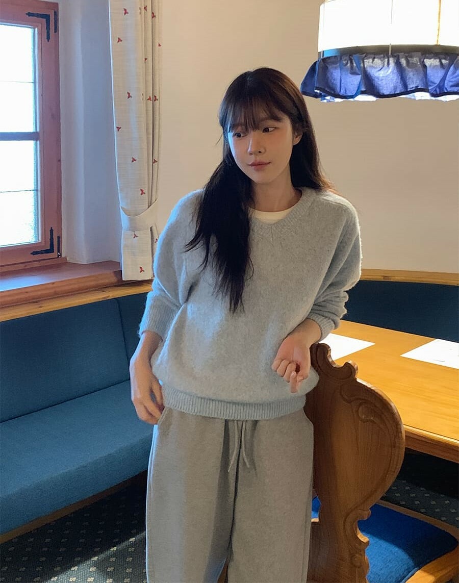 韓國Cherrykoko授權 軟濡質感莫代爾混羊毛V領毛衣【MADE, CRKO】系列