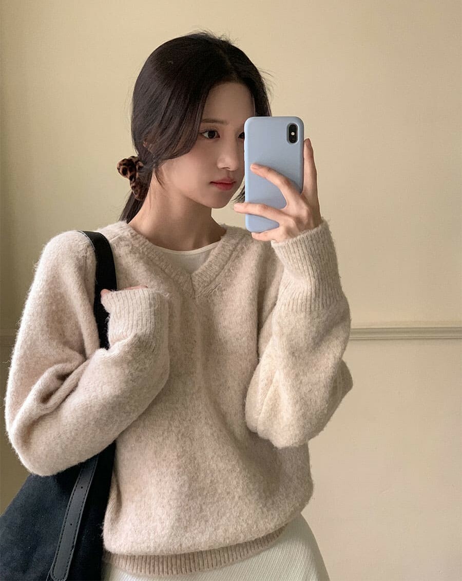 韓國Cherrykoko授權 軟濡質感莫代爾混羊毛V領毛衣【MADE, CRKO】系列