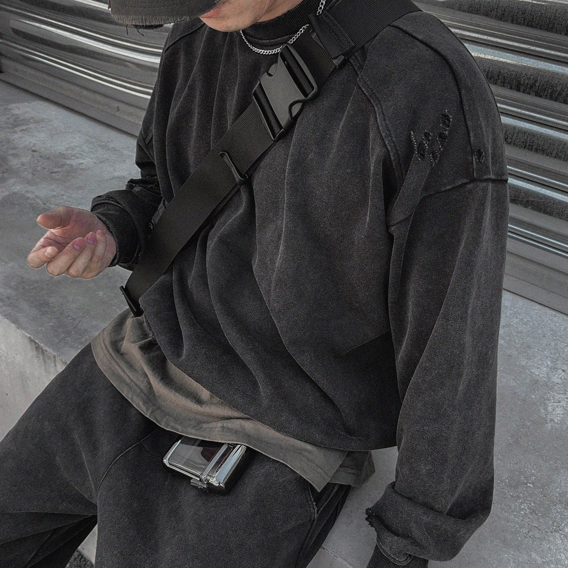 街頭重水洗割破黑系大學TEE 68846