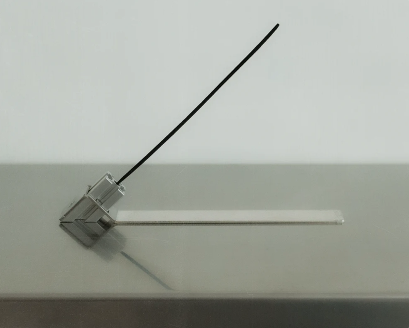 Mo_&_A AL-RESEARCH Incense Holder "Radicand"