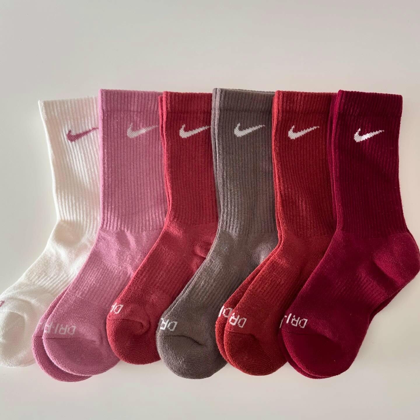 Nike Socks 樹梅粉 粉色 奶油白 漸層 國外限定 襪子 長襪 小腿襪 六雙一組 SX6897-936