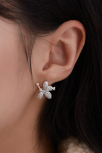 耀眼滿鑽氣球狗。銀針耳環