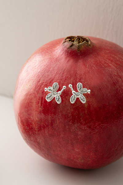 耀眼滿鑽氣球狗。銀針耳環