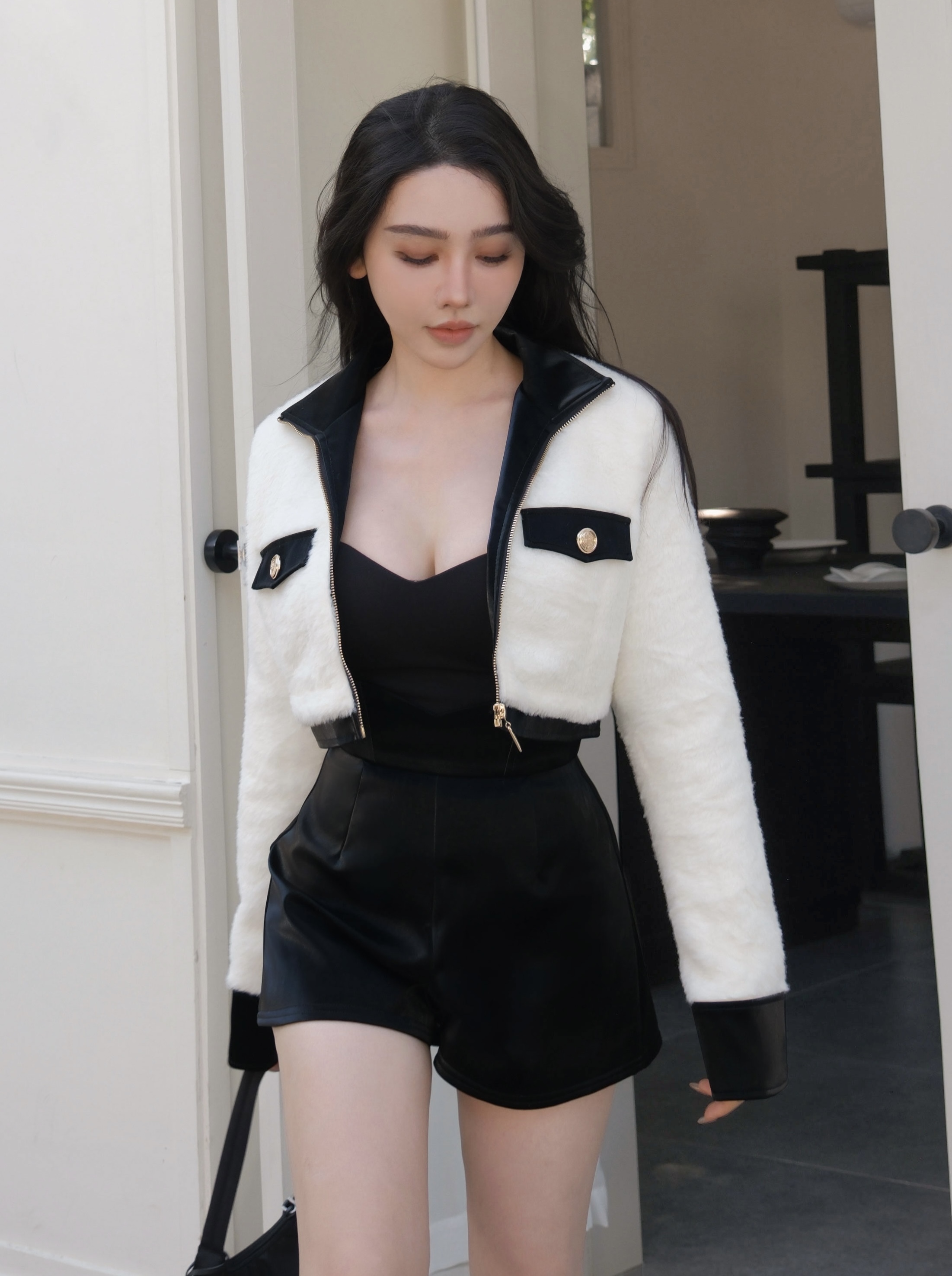 訂製-毛海拼接皮革金釦短套裝