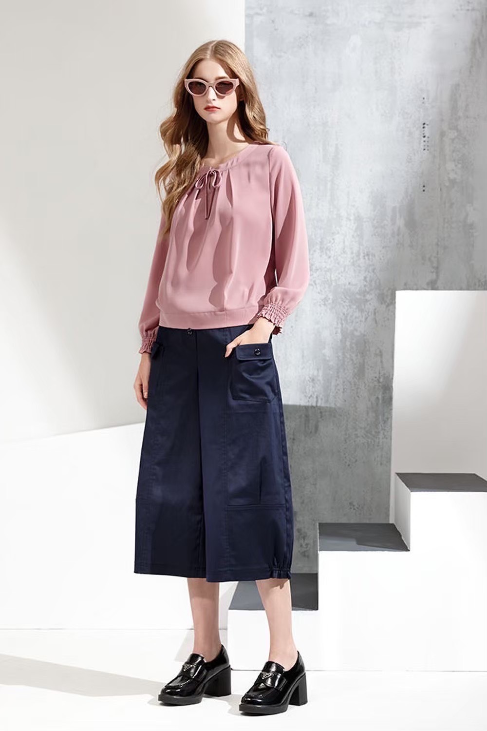 OL韓版甜美氣質小蝴蝶結打摺領口造型修身上衣V6361