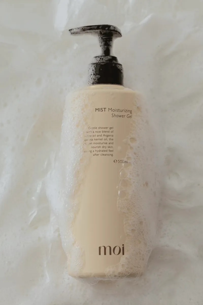 moi 霧 南極冰河醣蛋白保濕沐浴乳 MIST Moisturizing Shower Gel 500ML